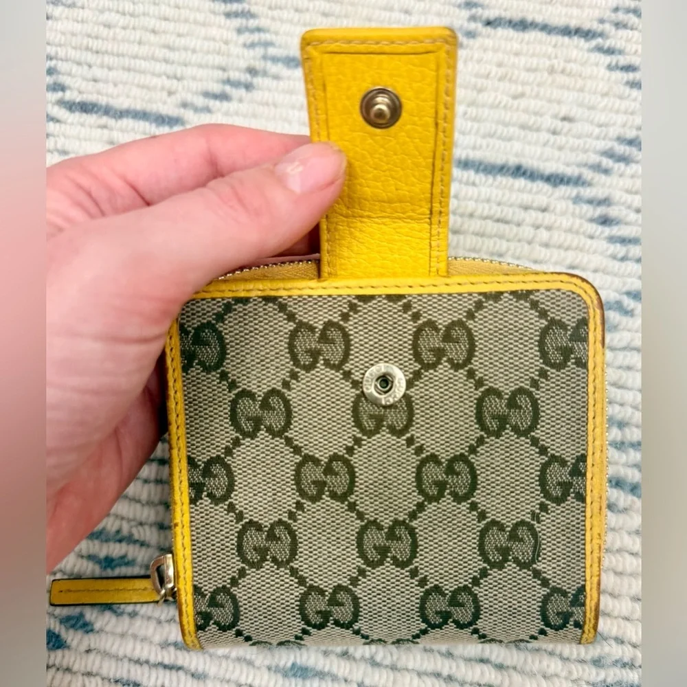 GUCCI GG Monogram Canvas Yellow Leather Bifold Zip Around Wallet Made in Italy